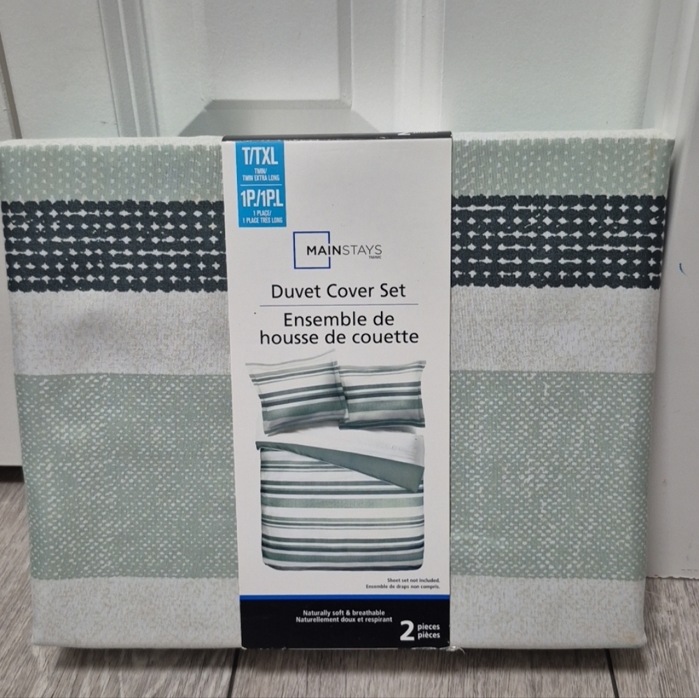 Mainstays 2-piece Twin/Twin Extra Large Sage Green & White Striped Duvet Cover